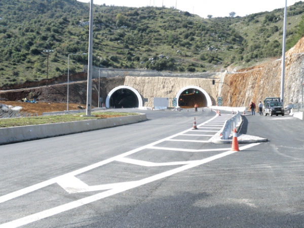 20λεπτη διακοπή κυκλοφορίας στη σήραγγα Καλογερικού