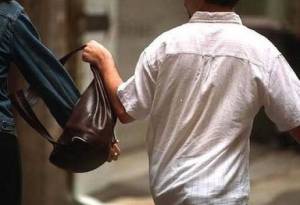 Συνελήφθη Μαροκινός τσαντάκιας στην Καλαμάτα