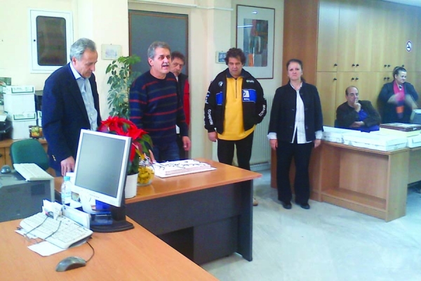 ΔΕΥΑΚ: Οι εργαζόμενοι έκοψαν πίτα χωρίς… αιρετούς