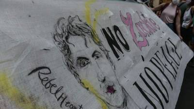 Δίκη Ζακ Κωστόπουλου: «Ήταν ξώφαλτσες οι κλωτσιές, μπορεί να παρασύρθηκα λίγο» ισχυρίστηκε ο κοσμηματοπώλης (βίντεο)