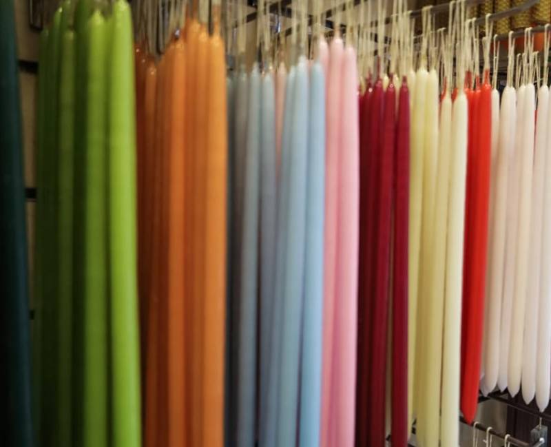 «Τσουχτερές» οι τιμές στις λαμπάδες και τα σοκολατένια αυγά (Βίντεο)