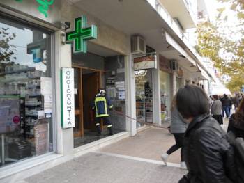 Φωτιά σε πολυκατοικία αναστάτωσε το κέντρο της Καλαμάτας