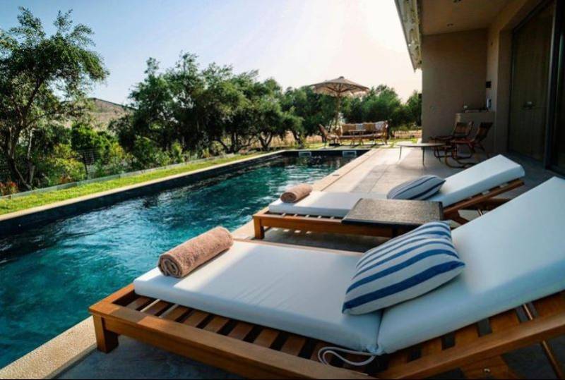 Δύο πολυτελείς βίλες της Aria Hotels στην Καλαμάτα