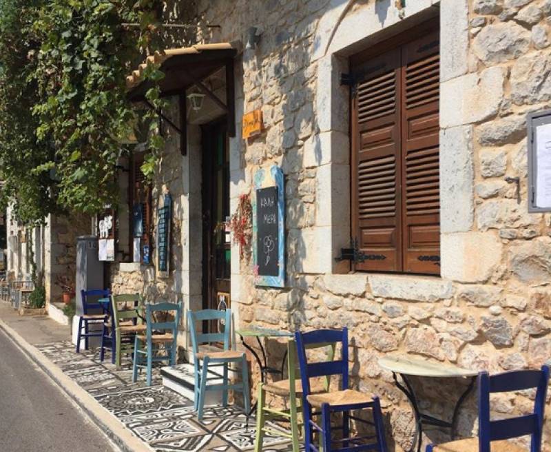 Η καλλιτεχνική ομάδα La Petite Marguerite στην Καρδαμύλη