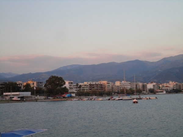 Οι επαγγελματίες ζητούν: &quot;Να μην αλλοιωθεί η Παραλία στον προλιμένα της Καλαμάτας&quot;