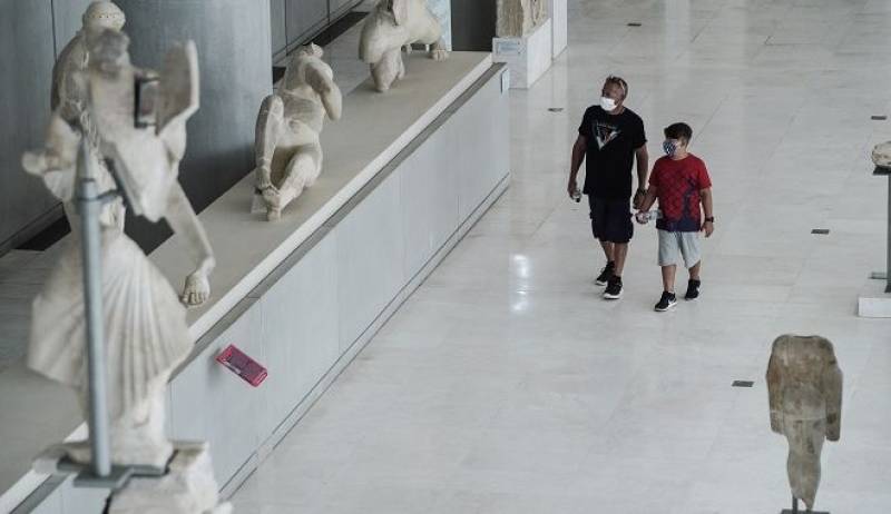 Γλυπτά Παρθενώνα: Αλλάζουν το αφήγημα οι Βρετανοί - "Δεν τα αφαιρέσαμε βίαια, ήταν πεταμένα στα ερείπια"