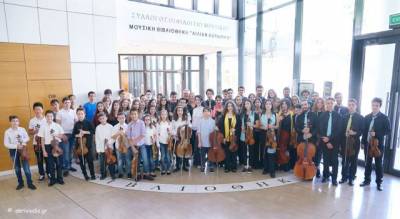 Ο μαέστρος Δημήτρης Σέμσης για την εμφάνιση της Camerata Junior στο Μέγαρο Χορού Καλαμάτας (vid)