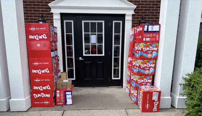 Κεντάκι: 8χρονος αγόρασε από το κινητό της μαμάς του 70.000 γλειφιτζούρια, αξίας 4.200 δολαρίων!