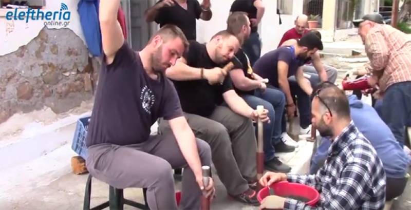 Πυρετώδεις ετοιμασίες για τον σαϊτοπόλεμο στην Καλαμάτα (βίντεο)