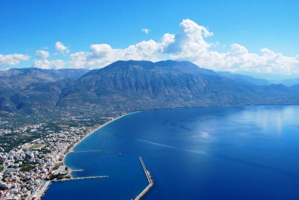 Ορίστηκαν τέλη χρήσης κοινόχρηστων χώρων στην Καλαμάτα