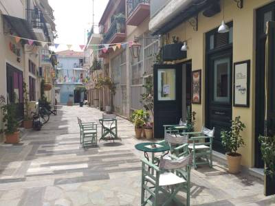 Κέντρο Δημιουργικού Ντοκιμαντέρ Καλαμάτας: Προβολές στον πεζόδρομο της Κουτσομητοπούλου