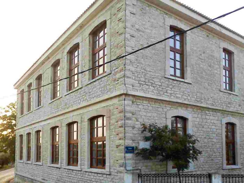 Λάσκαρης για παλιό Δημοτικό Σχολείο Καρτερολίου
