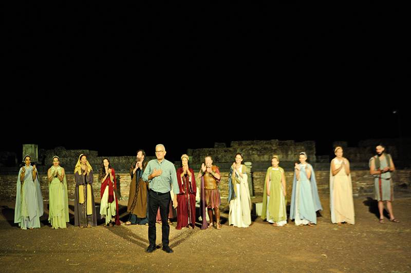 Καταχειροκροτήθηκε η “Τελέσιλλα” του Γρηγόρη Χαλιακόπουλου στην Αρχαία Μεσσήνη