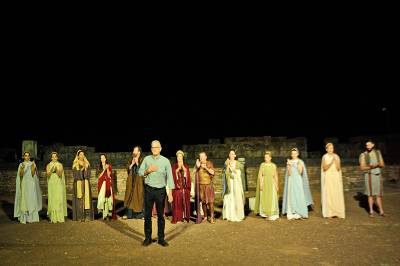 Καταχειροκροτήθηκε η “Τελέσιλλα” του Γρηγόρη Χαλιακόπουλου στην Αρχαία Μεσσήνη