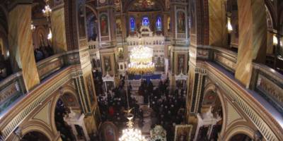 Διαρκής Ιερά Σύνόδος: Αναστέλλονται οι λατρευτικές συνάξεις - Συντομότερη η κυριακάτικη Θεία Λειτουργία