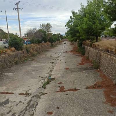 Πάρκινγκ στον Νέδοντα δυτικά της Κεντρικής Αγοράς Καλαμάτας