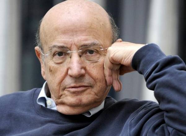 Μην πυροβολείτε τον Θόδωρο Αγγελόπουλο