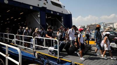 Ακτοπλοϊκά εισιτήρια: Σήμερα διυπουργική σύσκεψη στο Μαξίμου για τα υψηλά ναύλα των πλοίων (βίντεο)