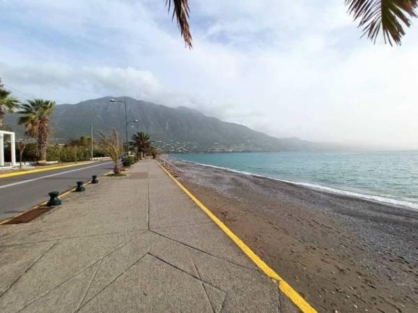 Διαπλάτυνση της ανατολικής παραλίας Καλαμάτας