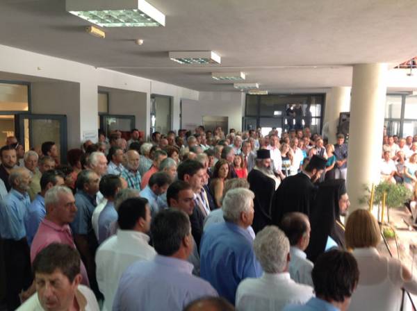 Eπίδειξη ανασφάλειας από Αναστασόπουλο: Ο Στάθης "φίμωσε" μειοψηφίες και βουλευτή (φωτογραφίες)