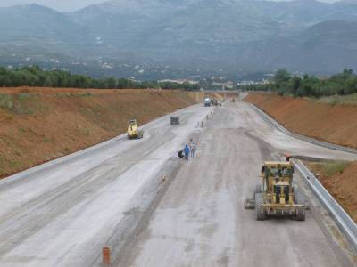 Μισοί κόμβοι του περιφερειακού σε Αθηνών και Σπάρτης