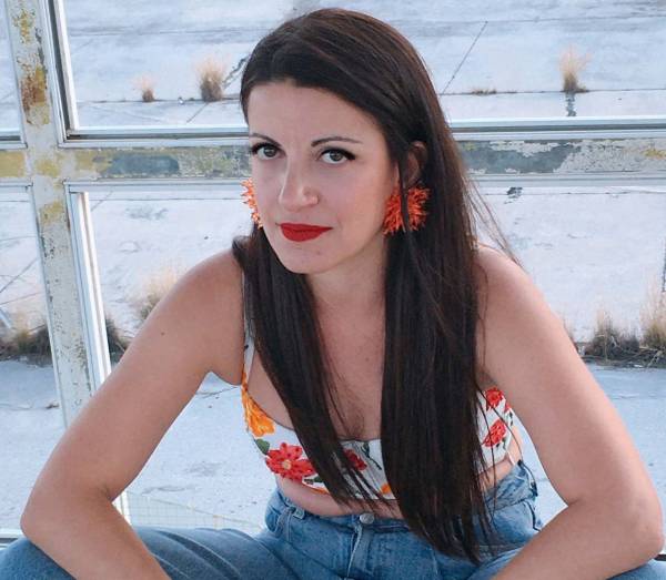 Η ενδυματολόγος Ειρήνη Γεωργακίλα στην «Ε»: «Το “ζωντανό” θέατρο δεν μπορεί να υποκατασταθεί από τίποτα»