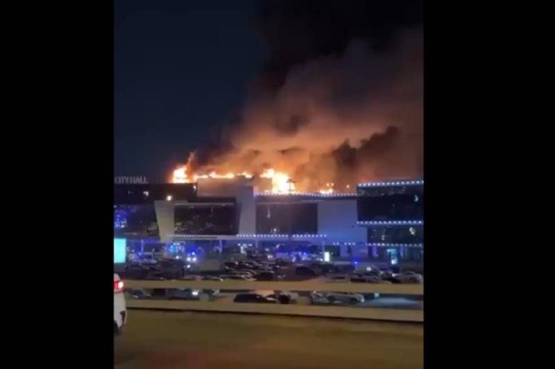 Μακελειό στη Ρωσία: Πυροβολισμοί με δεκάδες νεκρούς σε αίθουσα συναυλιών στη Μόσχα (βίντεο)