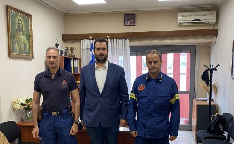 Συνάντηση Γερονικολού με το διοικητή της πυροσβεστικής