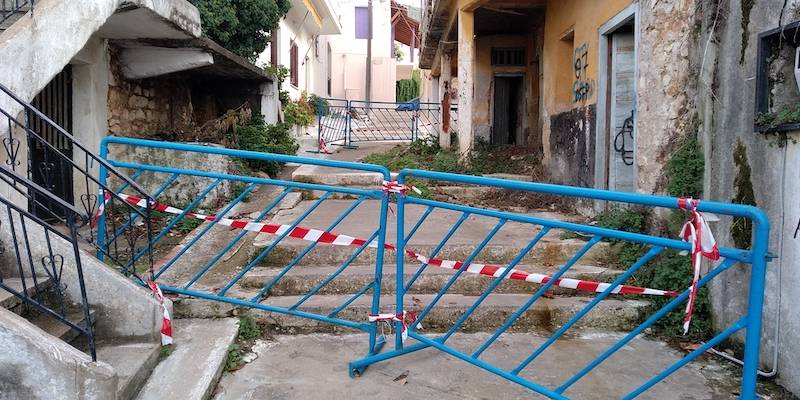 Απαγορεύτηκε η κυκλοφορία πεζών σε καλντερίμι της Κυπαρισσίας