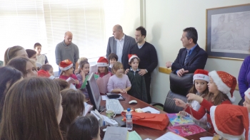 Τα έψαλαν οι μαθητές του 24ου Δημοτικού