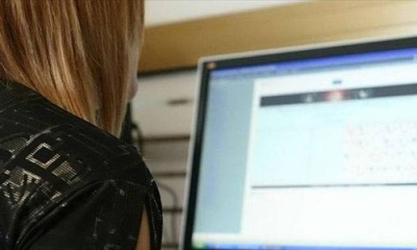 Ερέτρια: Λογίστρια το έσκασε από το παράθυρο για να αποφύγει τους ελεγκτές