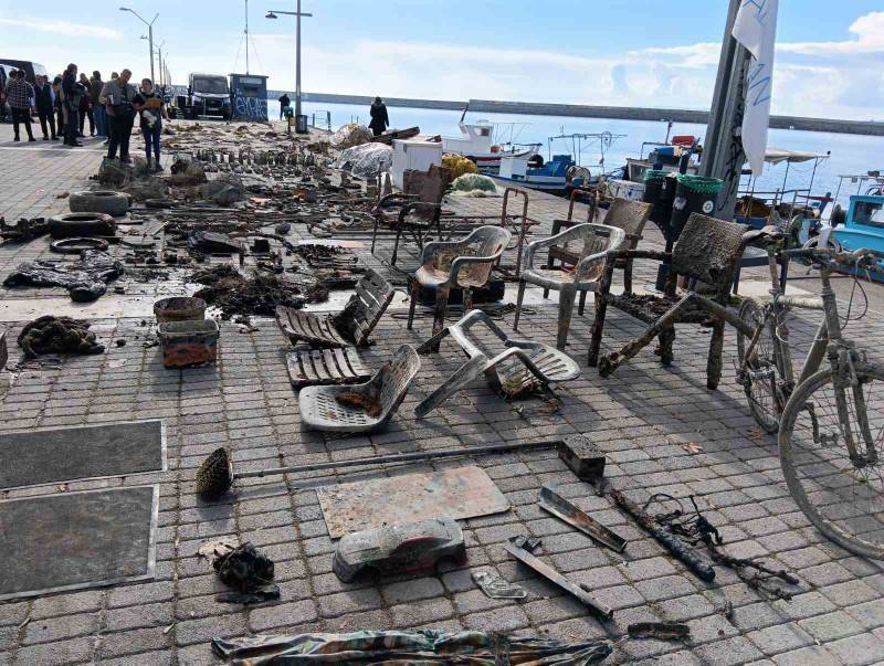 Ποδήλατα, πατίνια, ξαπλώστρες και… οβίδα στο λιμάνι της Καλαμάτας (φωτογραφίες)