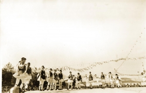 Παραδοσιακή ομάδα φουστανελοφόρων στο καρναβάλι της Μεσσήνης