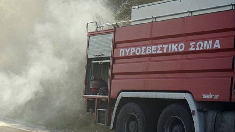 Αίγιο: Φωτιά σε εργοστάσιο ανακύκλωσης – Μήνυμα από το 112