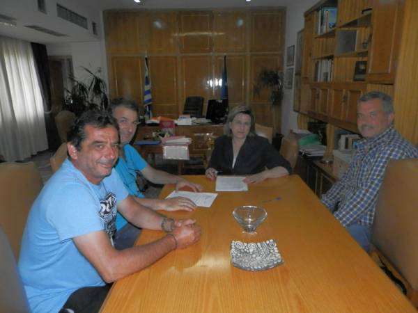 Παραχώρηση μηχανημάτων στο Δασαρχείο Καλαμάτας