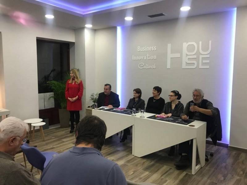 Εγκαινιάστηκε η έκθεση της Τζένης Λυκουρέζου