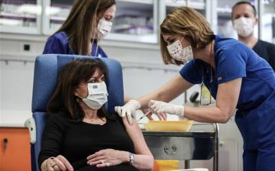 Κατά της εποχικής γρίπης εμβολιάστηκε η Κ. Σακελλαροπούλου