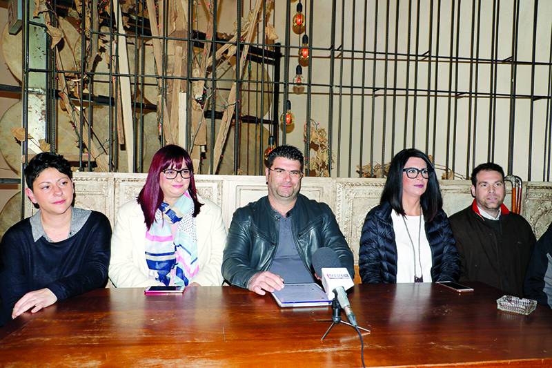 Οπτικοί της Καλαμάτας κατά ΕΟΠΥΥ για τη νέα σύμβαση προμήθειας γυαλιών (βίντεο)