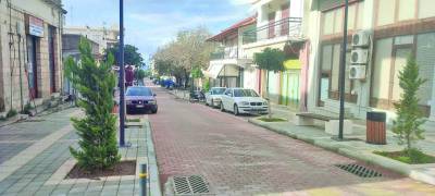 Κυπαρισσία: Κυκλοφορία, στάθμευση και κακοτεχνίες στο Open Mall - Τι επισημαίνει ο πρόεδρος του Εμπορικού Συλλόγου