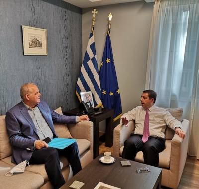 Λαμπρόπουλος σε Μηταράκη για τους εργάτες γης