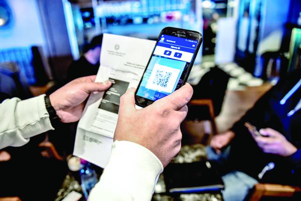 Εστίαση στην Καλαμάτα: Ένταση με το «καλημέρα», «στροφή» στο take away