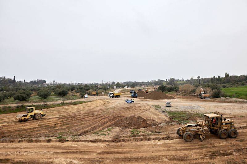 Δημόσια έργα αλά ελληνικά