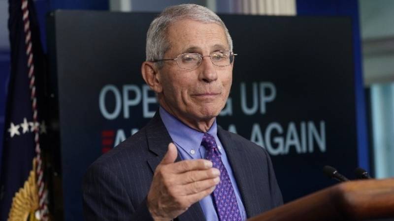 Φάουτσι: Ενθαρρυντικές οι πρώτες «ενδείξεις» για τη βαρύτητα της Όμικρον