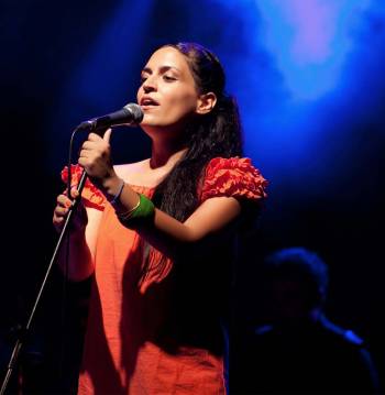 Σοφία Παπουλάκου: «Η ζωή θέλει τσαμπουκά και να τολμάς, ακόμη και λάθος να κάνεις»