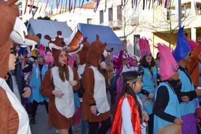 Το Καλαματιανό Καρναβάλι φώναξε "παρών" - Κέφι και χορός στο κέντρο της πόλης (Βίντεο+φωτογραφίες)