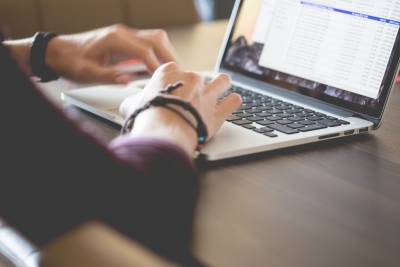 Υποδομές για ψηφιακή λειτουργία σε εργασία και εκπαίδευση