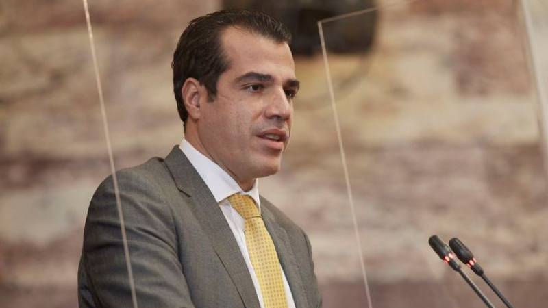 Πλεύρης: Προ των πυλών για επιτάξεις γιατρών - Το ενδεχόμενο για τρίτη δόση πριν το 6μηνο