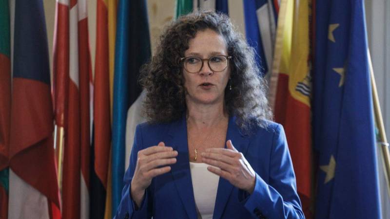 Σοφί Ιν'τ Φελντ για υποκλοπές: «Οι Αρχές στην Ελλάδα κάνουν στην άκρη ώστε οι αποδείξεις να εξαφανιστούν;»