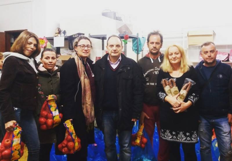 Προσφορά αγαθών σε άπορες οικογένειες από το Σύλλογο Τριών Τέκνων Μεσσηνίας