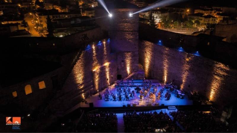 Η ζωή των «καταραμένων» ποιητών με τη φωνή του Αλκίνοου Ιωαννίδη